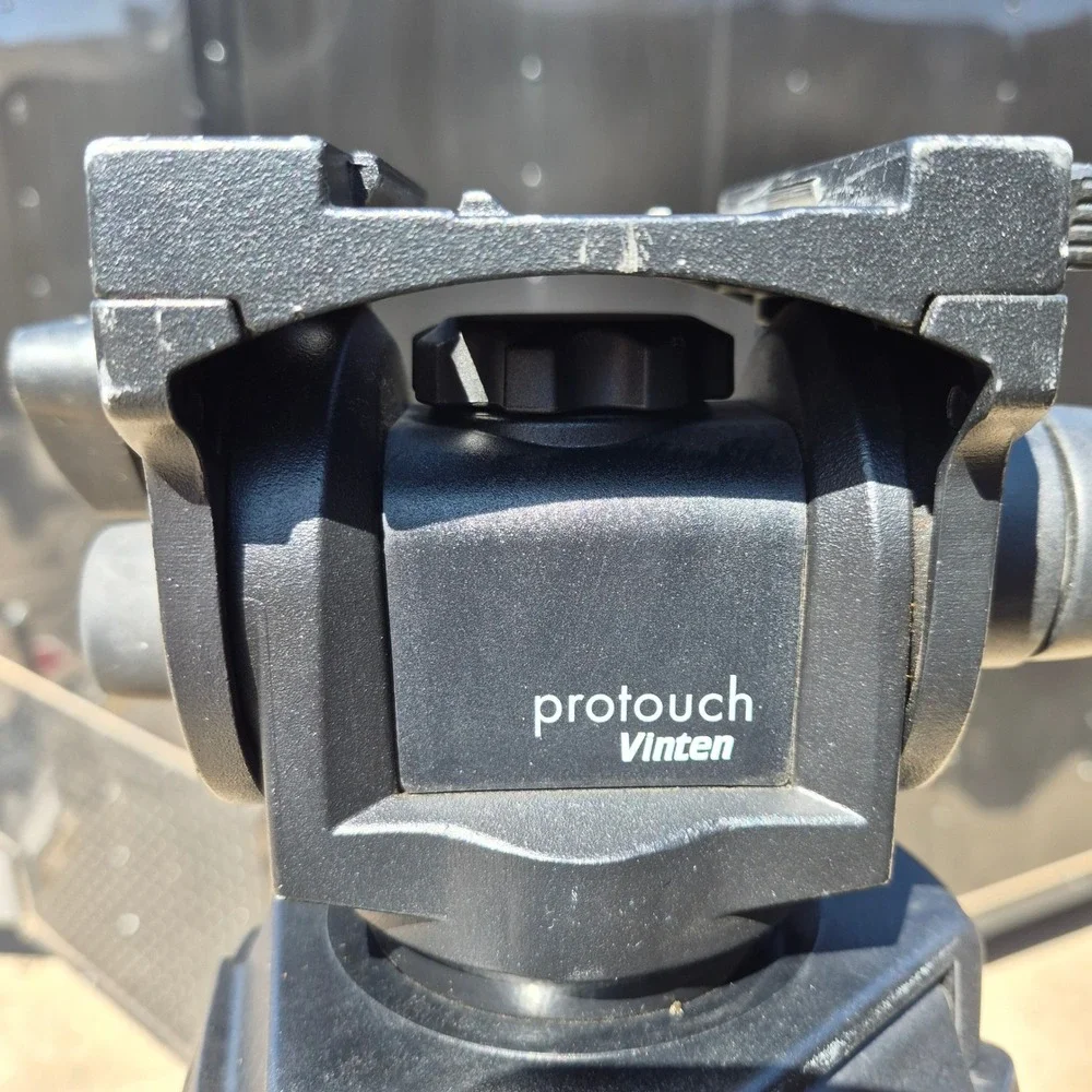 Vinten Protouch Pro 6 HDV Tripod Fluid Head Black C1120058 MISSING SPREADER.